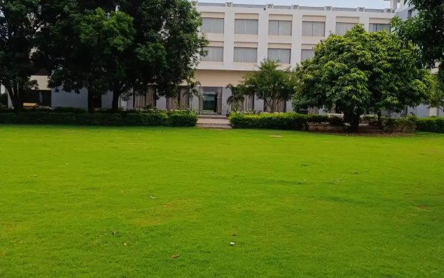 Отель Savitri Resorts Pushkar