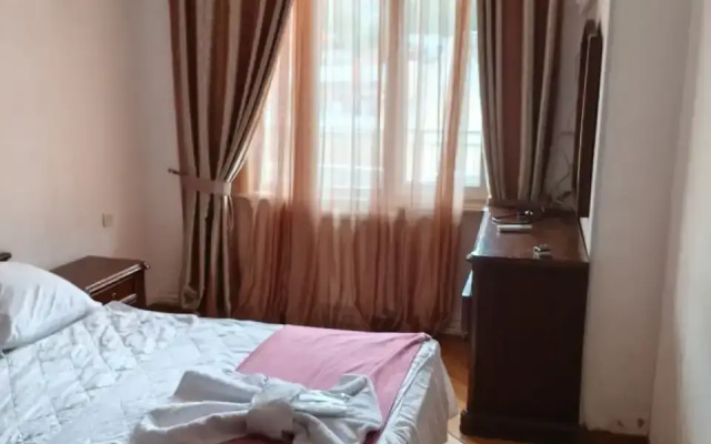 Guest rooms · Tbilisi — photo 25