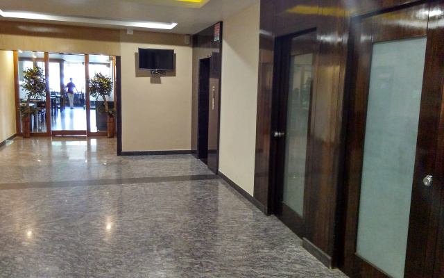 Hotel Raj Vista Suites & Convention