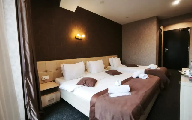 Guest rooms · Tbilisi — photo 32