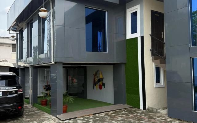 Отель Glandov Suites