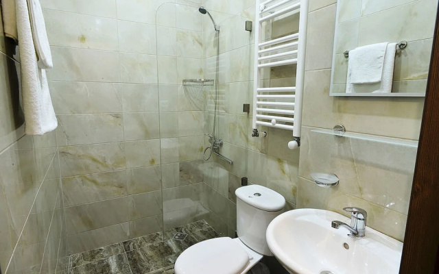 Bathroom · Tbilisi — photo 9