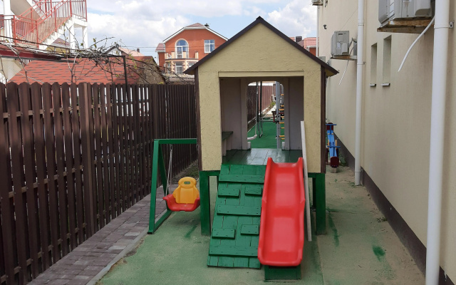 Guest House on Aivazovskogo 38
