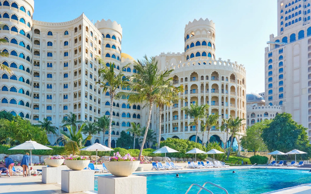Апарт-отель Al Hamra Palace At Golf&Sea