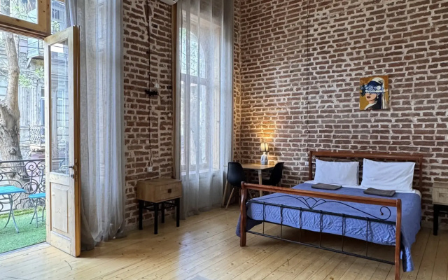 Апартаменты Sunny Apartment