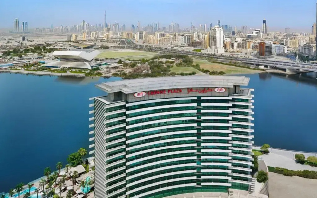 Отель Crowne Plaza Festival City