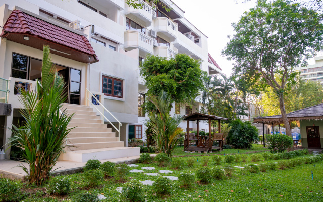 Отель Hillside Resort Pattaya