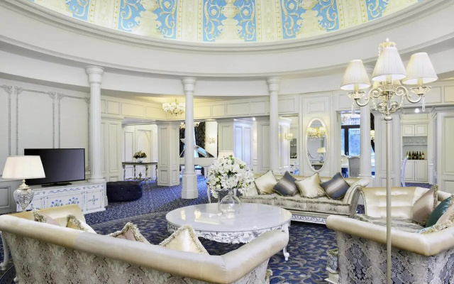 Отель Ambassadori Hotel Tbilisi