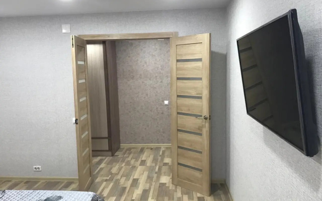 Квартира 2х-комнатная с  Хорошим Ремонтом