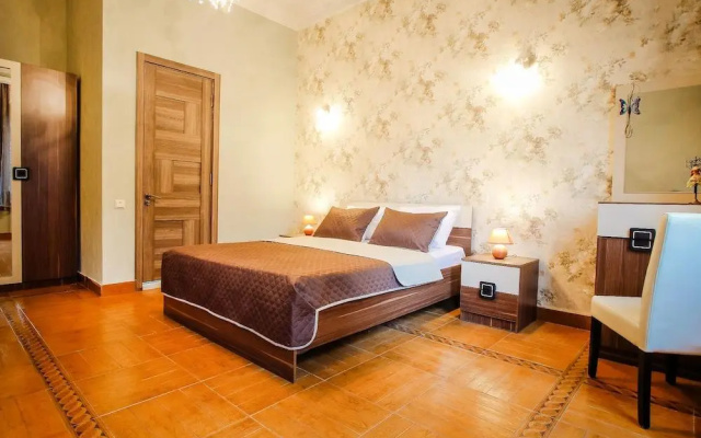 Guest rooms · Tbilisi — photo 32