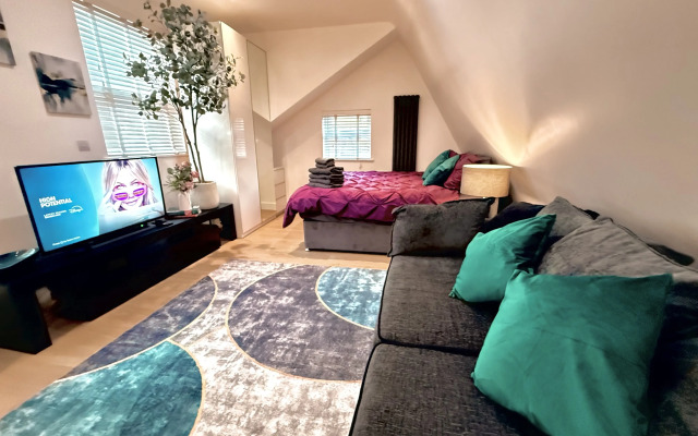 Квартира Damos Living Apartments Deluxe Studio