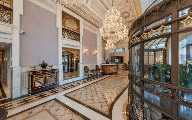 Rixos Pera Istanbul + Nickelodeon Play Tersane Access