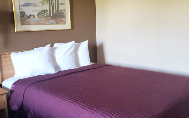 Отель Coratel Inn&Suites Mankato