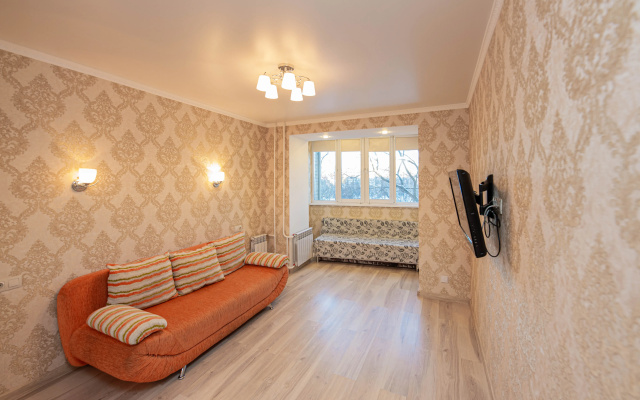 Квартира 3 комнатная квартира улица Республики,92