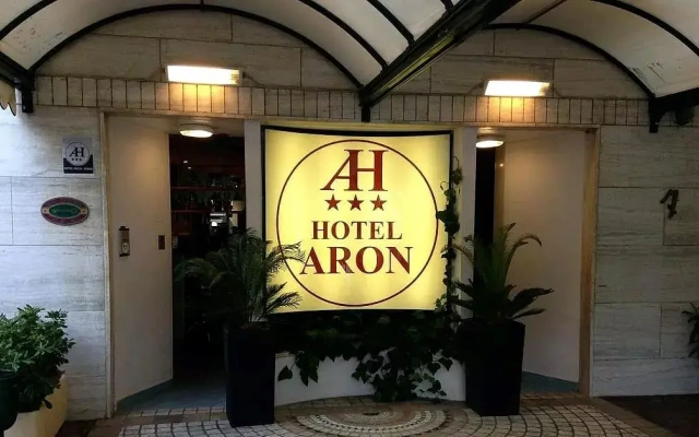 Отель Aron Rimini