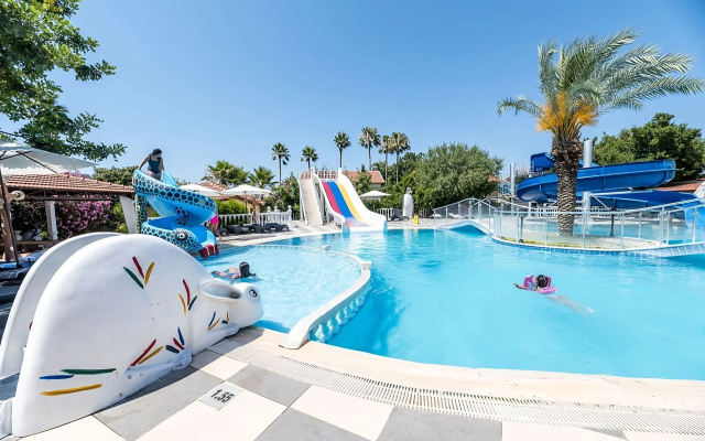 Отель Riverside Garden resort