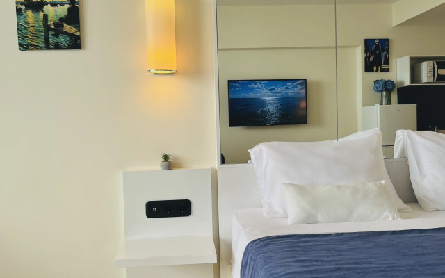 Апартаменты HappyRent Orbi блок C, Вид на море и горы