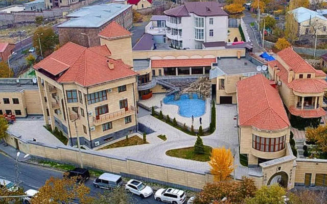 Отель Grand Hills