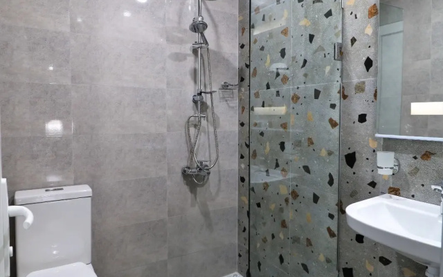 Bathroom · Tbilisi — photo 13