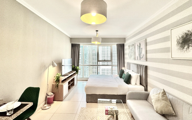 Апартаменты Cosmos Living Stylish Studio Near Dubai Marina