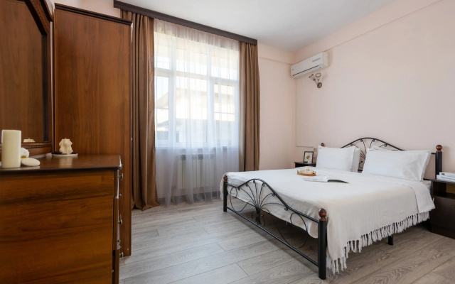 Апартаменты Red Apartments Крамского Верона