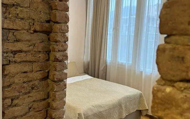 Guest rooms · Tbilisi — photo 15