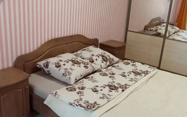Квартира Большая двухкомнатная на Варкауса