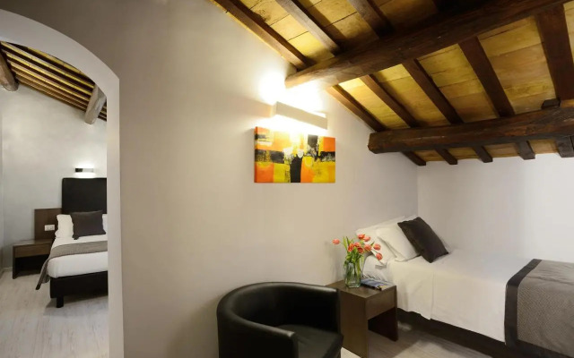 Hotel Trevi