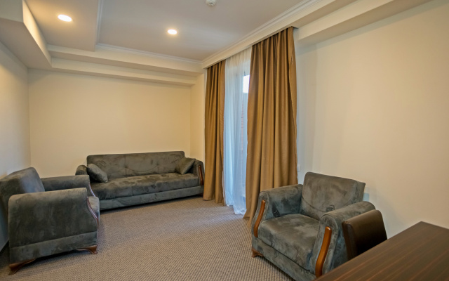 Guest rooms · Tbilisi — photo 16