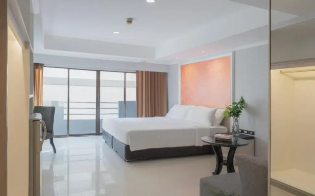 Отель FuramaXclusive Sukhumvit