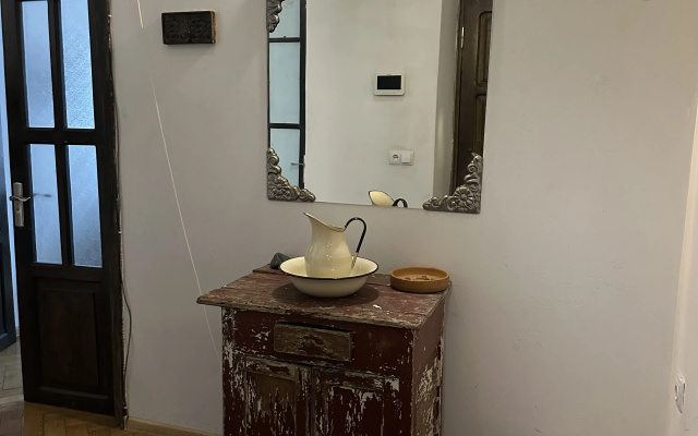 Guest rooms · Tbilisi — photo 33