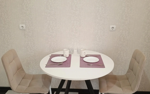 Prostornaya Kvartira Nedaleko Ot Parka Flat