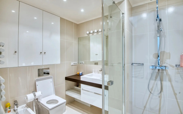 Luxurious 2BD W/seaview In Cap D'antibes Apartments