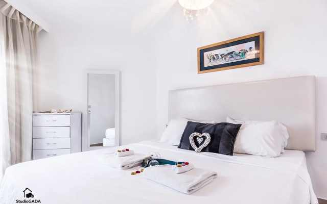 Апарт-Отель Beatiful Suite On The Lake
