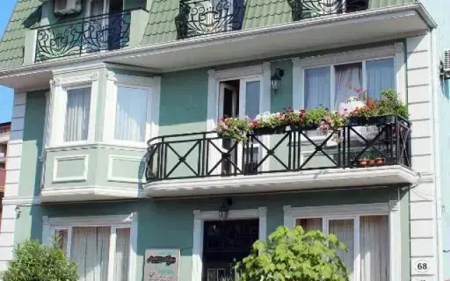 Отель Elegant