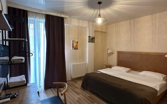 Guest rooms · Tbilisi — photo 24