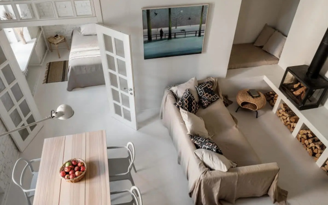 Апартаменты Flat Inn с камином в арт-лофте рядом с метро Комсомольская