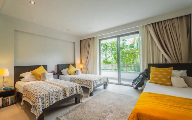 Апартаменты Elegant beachfront 3br condo at Pearl of Naithon