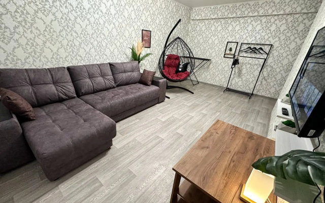 Квартира Top Rooms: Двухкомнатная у метро Пролетарская с качелями