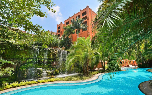 Отель Kampala Serena