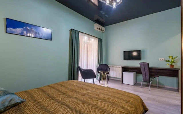 Guest rooms · Tbilisi — photo 12