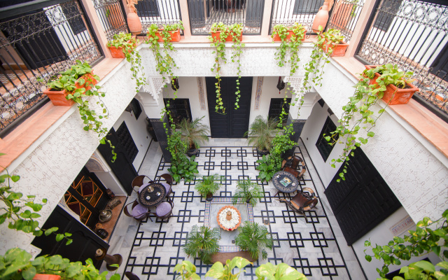Отель Riad Tachchaqa