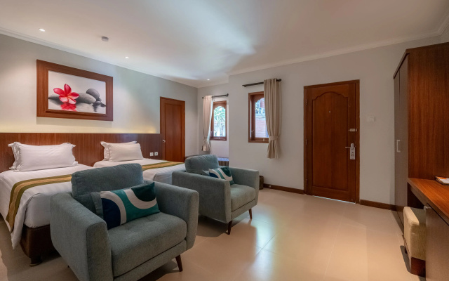 Отель Adi Dharma Hotel Legian