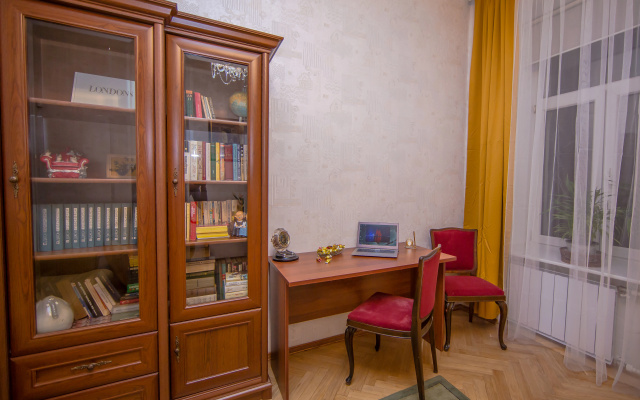 Апартаменты St. Isaak's 4 bedroom & 3 bathroom