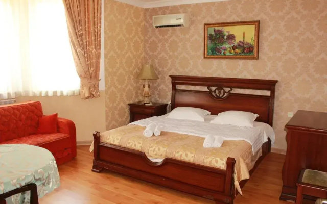 Отель Elegant