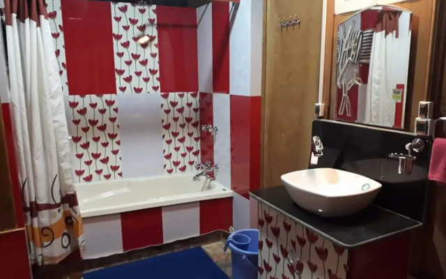 Отель Royal Houseboat