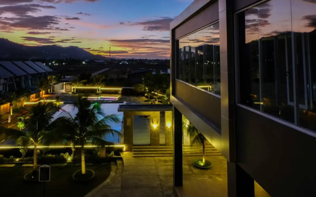 Отель Aston Gorontalo & Convention Center