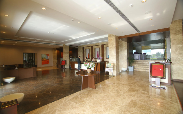 Отель Millionaire Hotel and Resort Palwal