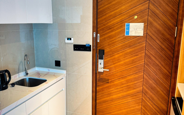 Квартира New stylish studio 45 sq min La Vita 5*