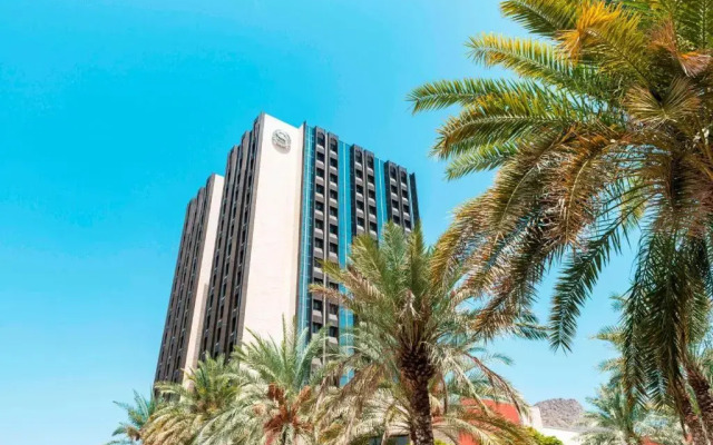 Отель Sheraton Oman